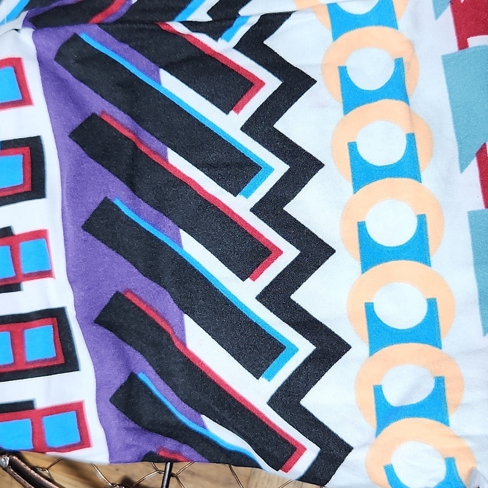 LULAROE LLR OS Patterned Buttery Soft Legging One Size